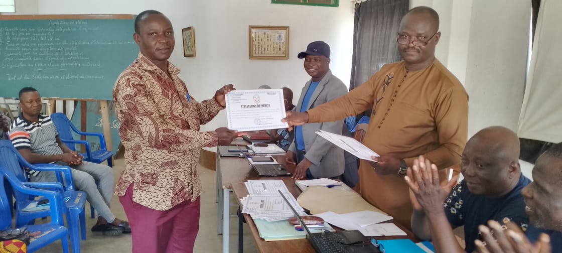 Région des savanes: promotion de l’excellence scolaire : des certificats de mérite décernés aux chefs d’établissement du secondaire