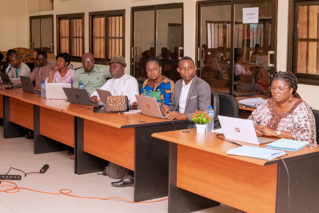 Le Togo a bénéficié, pour la seconde fois, d’une formation des évaluateurs nationaux de manuels scolaires, organisée par le Programme d’appui au changement et à la transformation de l’éducation (PACTE) de la CONFEMEN, à travers le projet global « Ressources éducatives » de l’UNESCO, et plus particulièrement sa composante Évaluation des manuels scolaires, portée par la CONFEMEN.