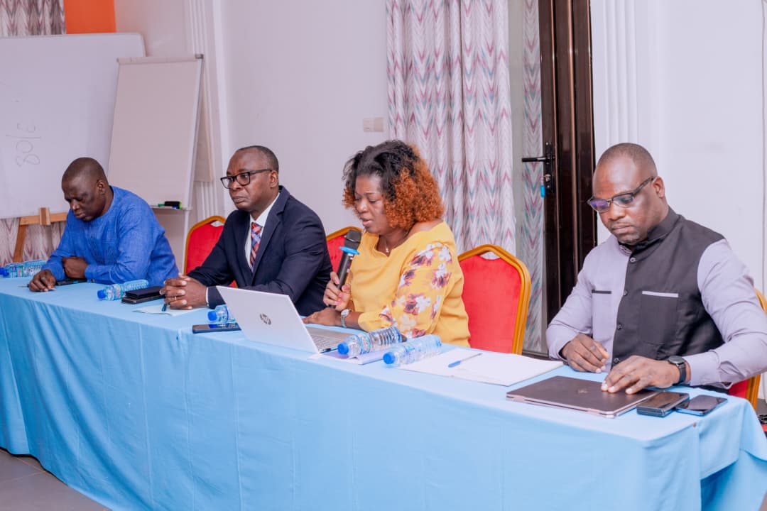 Dans le cadre de l’amélioration du système éducatif et du renforcement de la qualité des apprentissages togolais, le Centre national d’évaluation des apprentissages (CNEA) du ministère des Enseignements primaire et secondaire (MEPS), a organisé, ce 29 septembre 2025 à l’hôtel gloria à Lomé, la formation des enquêteurs sur les techniques de collecte du Tableau de Bord Mondial des Politiques Éducatives (TBMPE).