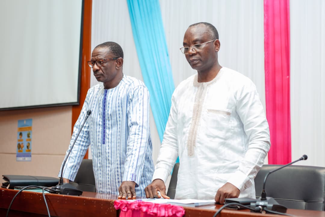 Le Ministre de l’Éducation Nationale Mama OMOROU a tenu, le 28 novembre dernier, une séance d’échanges avec le personnel des trois sous-secteurs placés sous la tutelle de son département ministériel. Cette séance s’inscrit dans le cadre de sa série de rencontres destinées à renforcer le dialogue avec les acteurs de l’écosystème éducatif