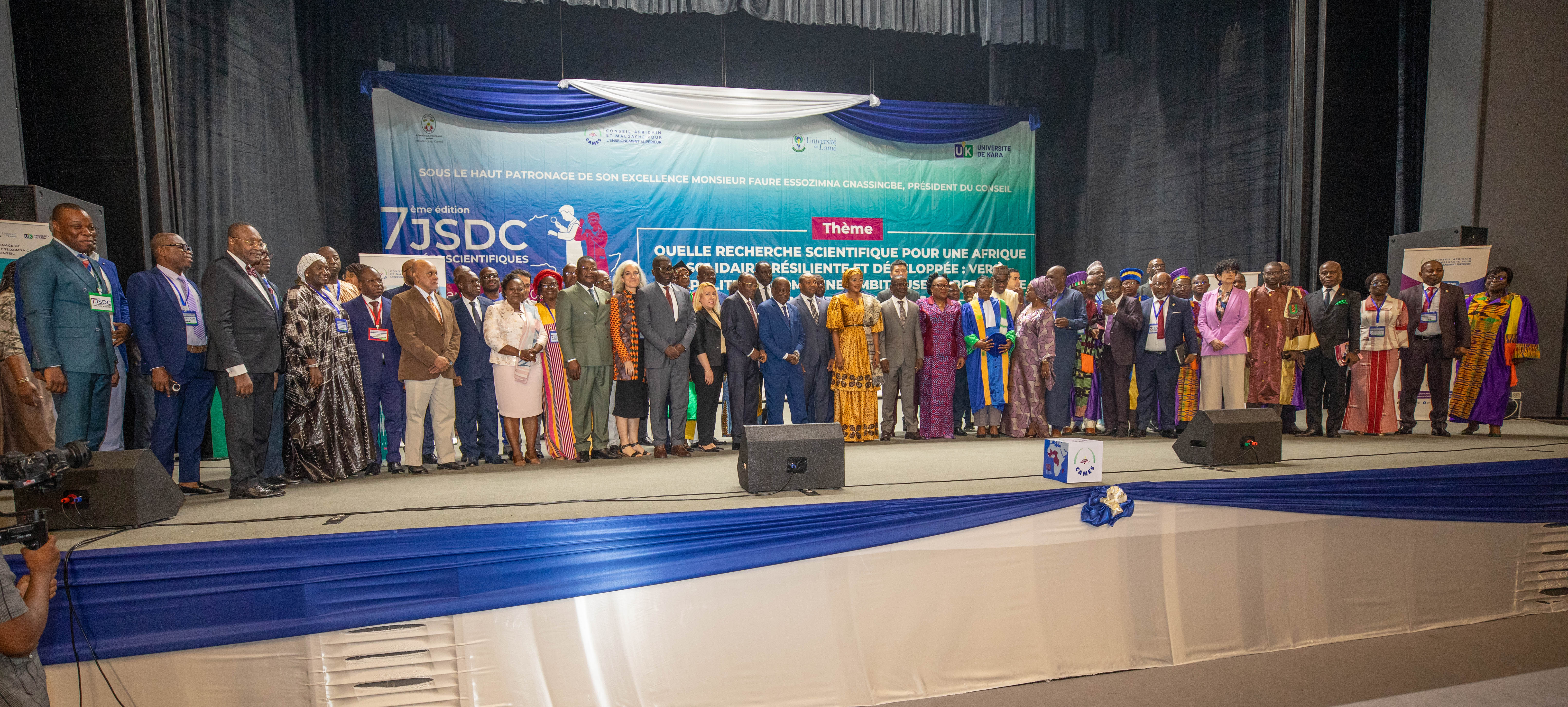 Lomé accueille depuis ce lundi 09 mars, la septième édition des journées scientifiques du Cames (JSDC-7). Lancée depuis 2013 cette initiative du Conseil africain et malgache pour l’enseignement supérieur rassemble des chercheurs, enseignants-chercheurs et décideurs politiques de l’espace Cames. Les travaux ont été officiellement lancés au Palais des congrès de Lomé ce lundi, sous la présidence du Ministre de l’Education nationale, Mama Omorou, représentant le Président du Conseil, aux côtés de hautes personnalités du Cames.