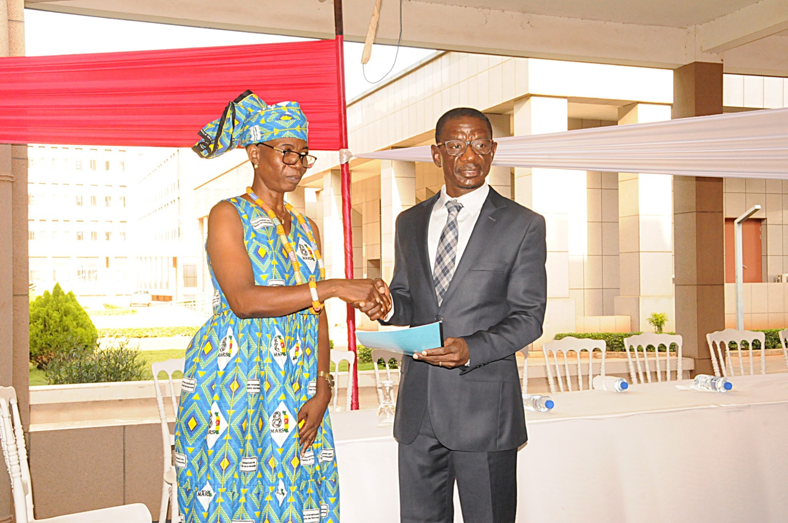 À l’occasion de la célébration en différé de la Journée internationale des droits des femmes, le ministère de l’Éducation nationale a réaffirmé son engagement en faveur de l’égalité. Le 27 mars 2026, au cabinet du ministère, le ministre Mama Omorou a célébré la journée avec les femmes du département autour d’un message clair : redonner à cette journée toute sa portée