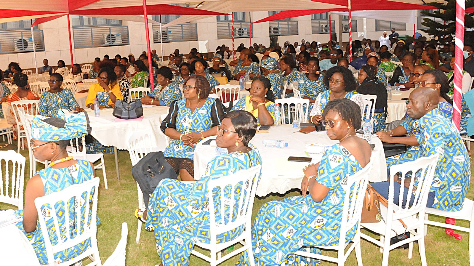 À l’occasion de la célébration en différé de la Journée internationale des droits des femmes, le ministère de l’Éducation nationale a réaffirmé son engagement en faveur de l’égalité. Le 27 mars 2026, au cabinet du ministère, le ministre Mama Omorou a célébré la journée avec les femmes du département autour d’un message clair : redonner à cette journée toute sa portée