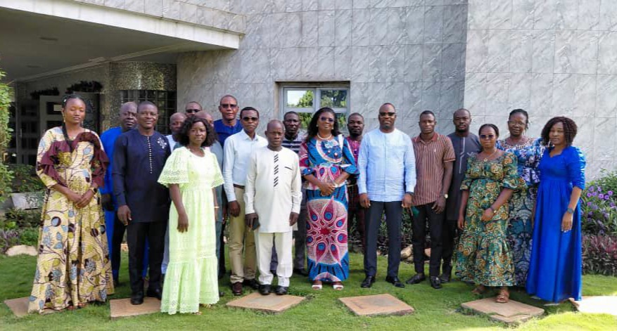 Un atelier national de rédaction des items des niveaux des échelles de compétences du secondaire1 du ministère de l’éducation nationale se tient à Kpalimé du 06 au 15 mai 2026, sous la coordination du Centre National d’Evaluation des Apprentissages (CNEA), avec l’appui du Projet d’Amélioration de la Qualité et de l’Equité de l’Education de Base (PAQEEB). Cette activité s’inscrit dans la dynamique nationale de renforcement du système d’évaluation des apprentissages conforment aux orientations du Plan Sectoriel de l’Education et de la feuille de route gouvernementale