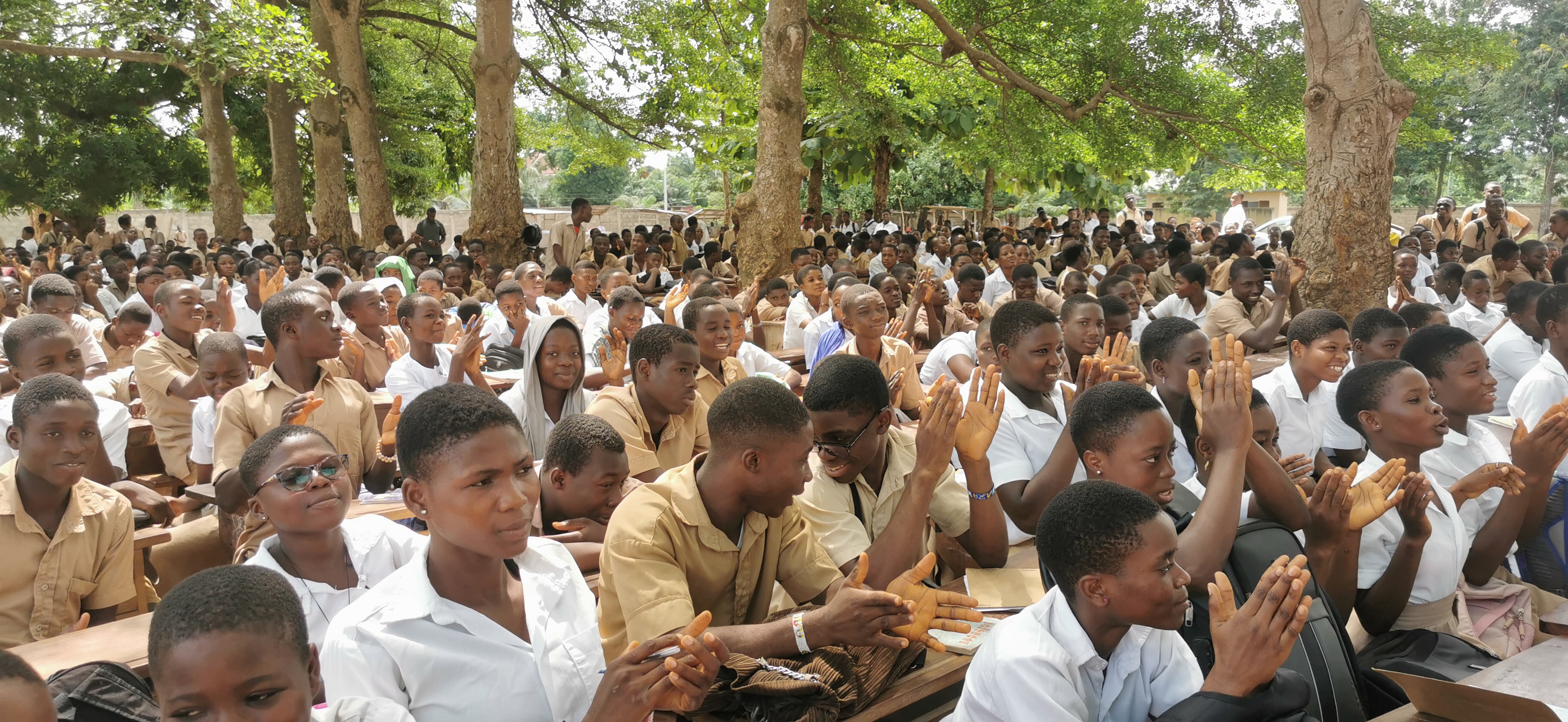 La Cellule genre du Ministère de l'Education Nationale a bouclé ce 13 mais, une tournée de sensibilisation à l'intention des élèves du secondaire des régions éducatives maritime, de la Kara, Centrale, plateaux Est et plateaux Ouest. Une activité de sensibilisation et d'échanges avec les élèves togolais du 6 au 13 mai.