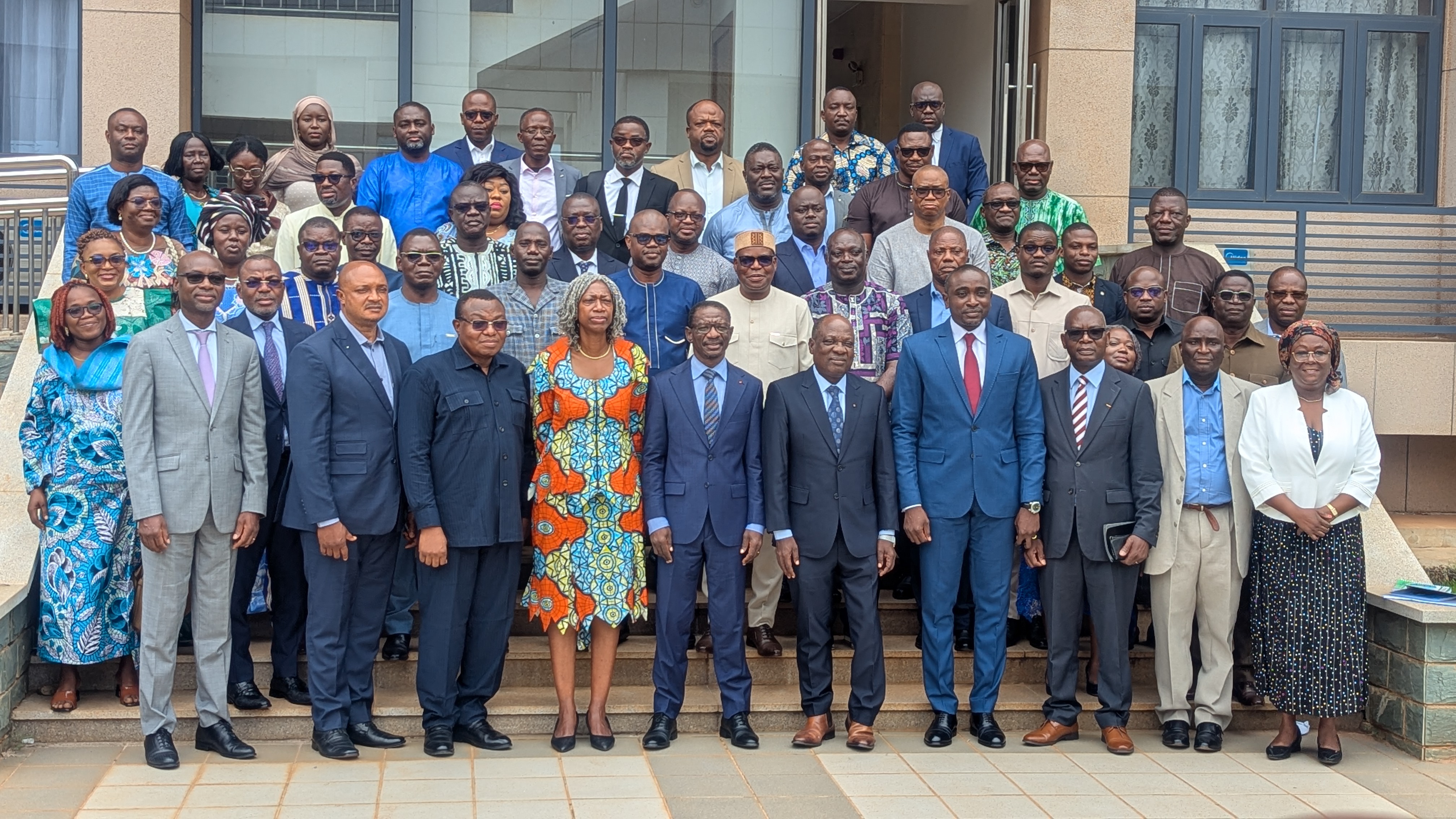 Le Ministre de l'Éducation nationale a procédé au lancement officiel de la mise à jour du Plan Sectoriel de l'Éducation (PSE), lors d’une cérémonie officielle ce jeudi. Cette mission devrait aboutir en septembre 2027 à un document actualisé, intégrant les nouvelles priorités socio-économiques du pays. Son lancement marque une étape déterminante dans le processus d'actualisation des politiques éducatives nationales afin de les adapter aux nouveaux défis du secteur et aux ambitions du Gouvernement.