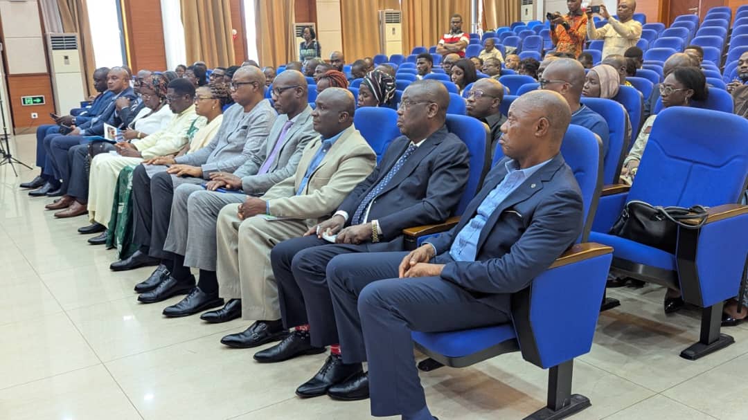 Le Ministre de l'Éducation nationale a procédé au lancement officiel de la mise à jour du Plan Sectoriel de l'Éducation (PSE), lors d’une cérémonie officielle ce jeudi. Cette mission devrait aboutir en septembre 2027 à un document actualisé, intégrant les nouvelles priorités socio-économiques du pays. Son lancement marque une étape déterminante dans le processus d'actualisation des politiques éducatives nationales afin de les adapter aux nouveaux défis du secteur et aux ambitions du Gouvernement.