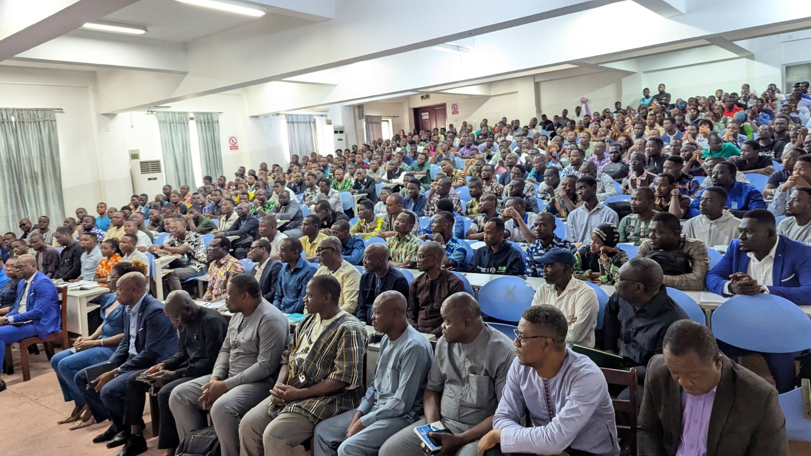 Le ministère de l'Éducation nationale a officiellement lancé ce lundi 03 août, la formation préparatoire à la fonction enseignante des 304 professeurs stagiaires de mathématiques et de sciences physiques, recrutés pour renforcer l'enseignement scientifique dans les lycées du pays. Des dispositions ont été prises pour faciliter leur séjour et leur prise en charge durant le temps de la formation