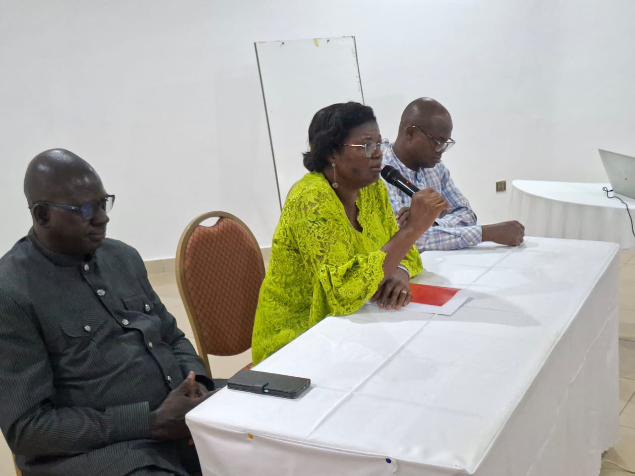 Le Ministère de l’Éducation nationale, à travers le Centre national d’évaluation des apprentissages (CNEA), a organisé, du 28 juillet au 1er août 2026 à Kpalimé, un atelier de renforcement des capacités des inspecteurs et conseillers pédagogiques sur l’utilisation de l’outil Teach Primary. Cette activité vise à renforcer les compétences du personnel d’encadrement dans l’observation et le suivi des pratiques enseignantes, en vue de contribuer à l’amélioration de la qualité des apprentissages au primaire.