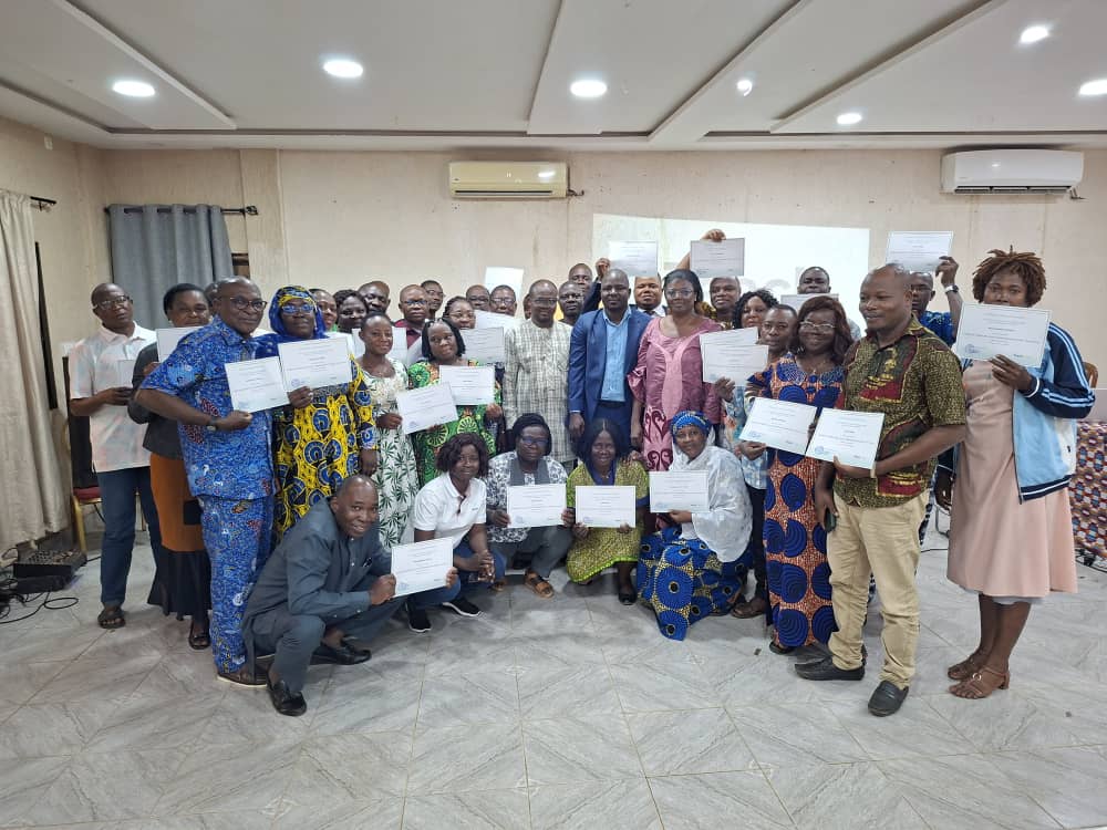 Après une première session tenue à Kpalimé, le Centre national d’évaluation des apprentissages (CNEA), sous l’égide du Ministère de l’Éducation Nationale, poursuit le déploiement de la formation consacrée à l’outil Teach Primary. La deuxième session s’est tenue à Tsévié dans la région Maritime, du 05 au 09 août 2026, au profit des inspecteurs et conseillers pédagogiques. Elle vise à familiariser ces acteurs avec un dispositif d’observation des pratiques de classe destiné à soutenir l’accompagnement pédagogique des enseignants.